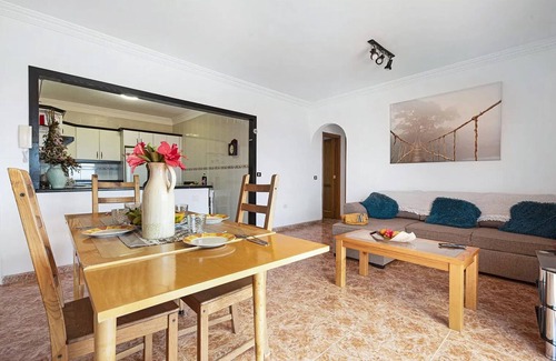 Puerto de la Cruz House | Holiday Home in Puerto near Playa Jardín