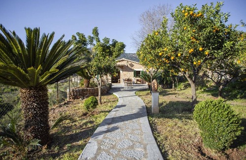 Biniaraix Villa | Holiday Home "Es Tarongers" with Mountain View, Garden, Terrace & Pool