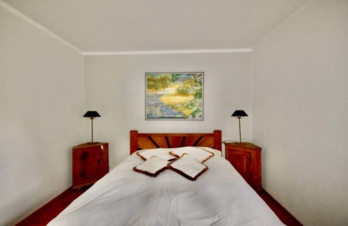 Munchen District House | Holiday Home 'Ferienhaus Auszeithaus' with Private Terrace, Private Garden and Wi-Fi