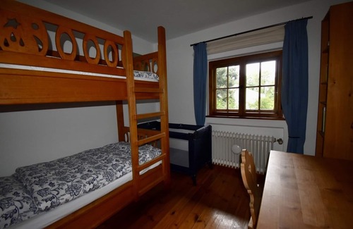 Munchen District House | Holiday Home 'Ferienhaus Auszeithaus' with Private Terrace, Private Garden and Wi-Fi