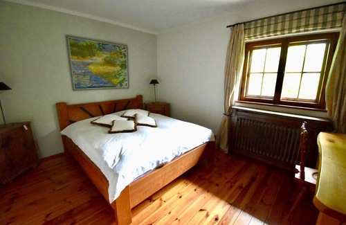 Munchen District House | Holiday Home 'Ferienhaus Auszeithaus' with Private Terrace, Private Garden and Wi-Fi