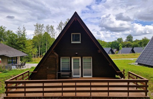 Bad Arolsen House | Holiday Home 'Ferienhaus 88' with Private Terrace and Wi-Fi