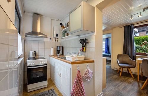 Itzehoe House | Holiday Home 'Ferienwohnung Carstens' with Private Terrace, Private Garden and Wi-Fi