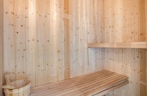 Bjert House | Holiday Home Fin - 150m from the sea by Interhome