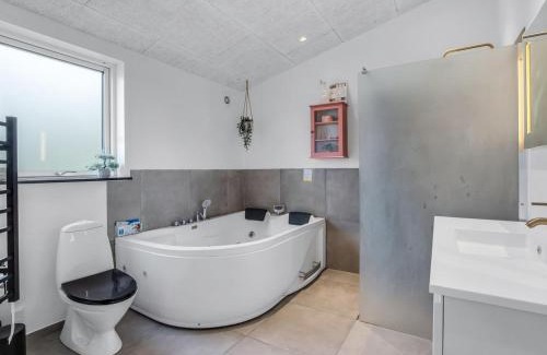 Bjert House | Holiday Home Fin - 150m from the sea by Interhome