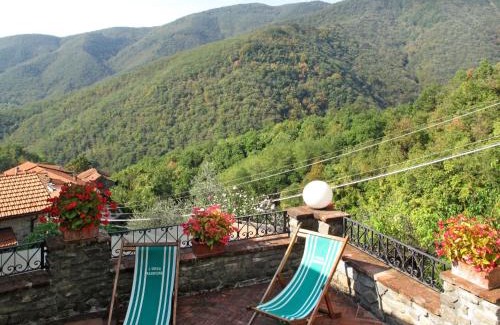 Tresana House | Holiday Home Flora by Interhome