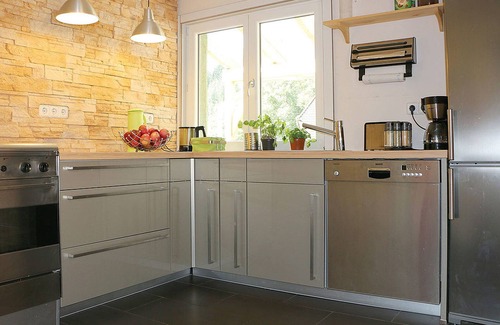 Oberharmersbach House | Holiday Home 'Froschkönig' with Shared Terrace, Shared Garden and Wi-Fi