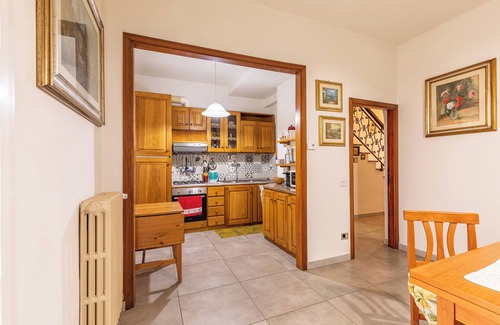 Poggio a Caiano House | Holiday Home 'Giuliana' with Private Terrace, Private Garden and Wi-Fi