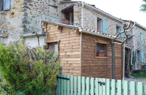 Montlaux House | Holiday Home 'Gîte La Ferme' with Mountain View, Garden & Wi-Fi