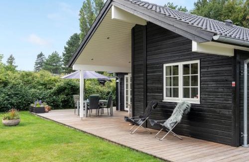 Smidstrup Strand House | Holiday Home Gotliebe - 750m from the sea by Interhome