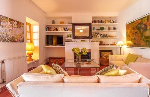 Es Llombards House | Holiday Home Gran Llombards by Interhome