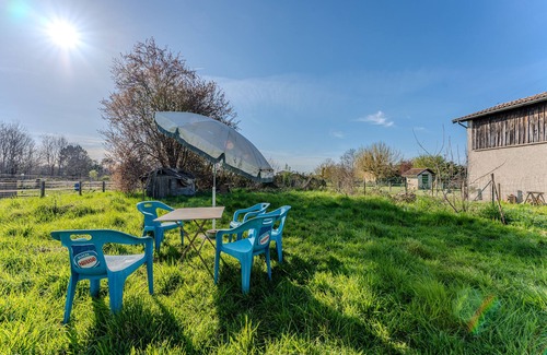 Belin-Beliet House | Holiday Home 'Grange Au Tilleul' with Private Garden and Wi-Fi