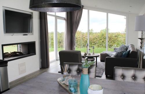 Gasthuis House | Holiday Home Green Resort Mooi Bemelen-1 by Interhome