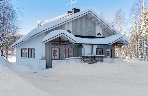 Kehys-Kainuu House | Holiday Home Hallantytär b3 paritalo inc- 2 ski ticke by Interhome