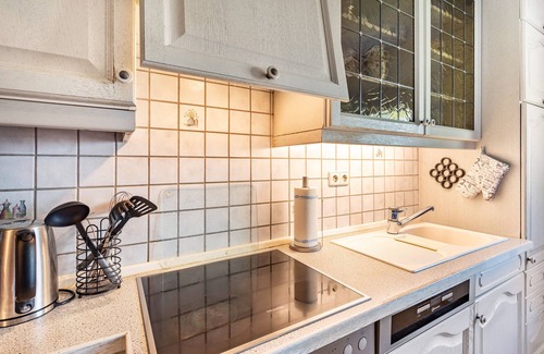 Titmaringhausen House | Holiday Home 'Haus Waldesruh' with Private Terrace, Balcony and Wi-Fi