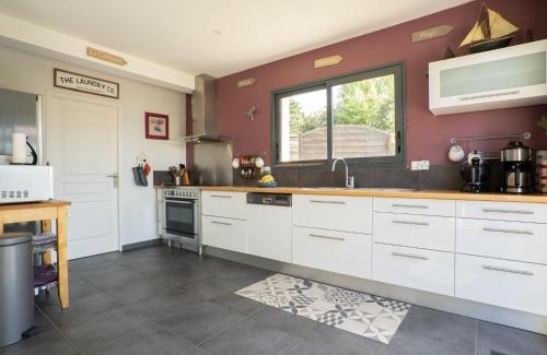 Plouarzel House | Holiday Home Hidel by Interhome