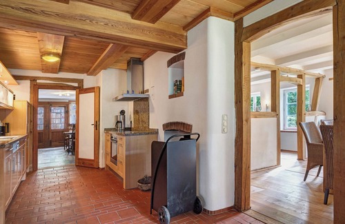 Goehrde House | Holiday Home 'Hof Hohe Eichen' with Private Terrace, Private Garden and Wi-Fi