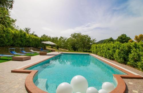Montelovesco House | Holiday Home Il Giardino Dei Semplici by Interhome