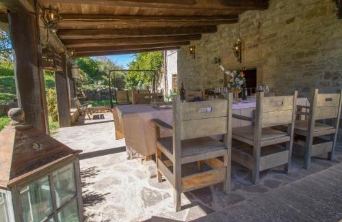 Montelovesco House | Holiday Home Il Giardino Dei Semplici by Interhome