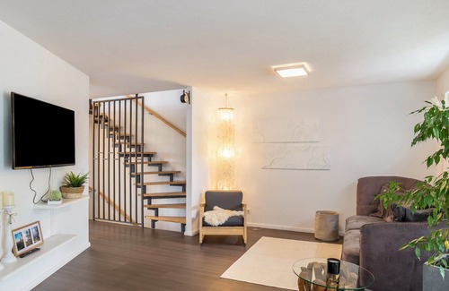 Schoemberg House | Holiday Home "Im Nordschwarzwald" with Private Terrace, Private Garden & Wi-Fi