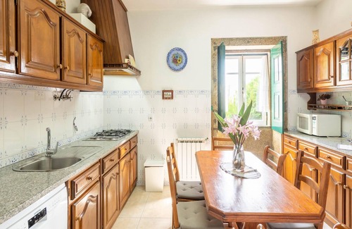 Ponte de Lima House | Holiday Home in Arcozelo with Private Pool