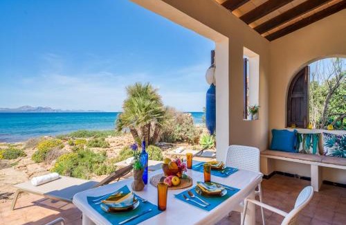 Urbanizacion S'Estanyol House | Holiday Home in Artá with Sea Views