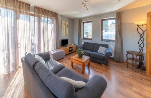 Borlon House | Holiday Home in Borlon with Terrace