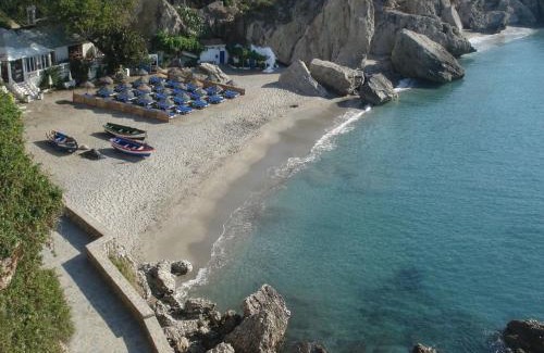 Canillas de Aceituno House | Holiday Home in Canillas near Beach