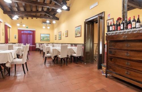 Carlentini House | Holiday Home in Carlentini with Swimming Pool,Garden,Terrace