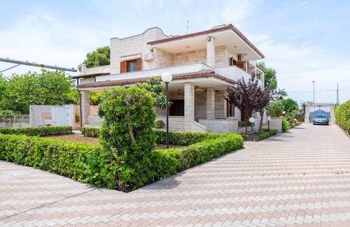 Taranto House | Holiday home in Chiara