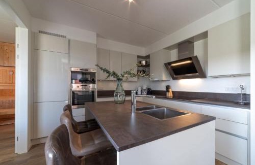 Colijnsplaat House | Holiday Home in Colijnsplaat by the Sea