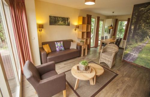 Diessen House | Holiday Home in Diessen near Green Park