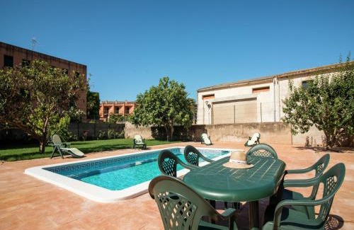 Sant Pere Pescador House | Holiday Home in St Pere Pescador with Pool