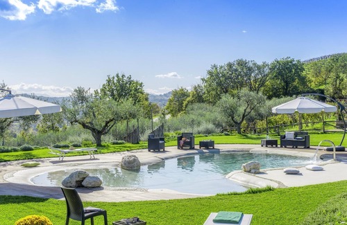 Fermo House | Holiday Home in Fermo near Porto San Giorgio