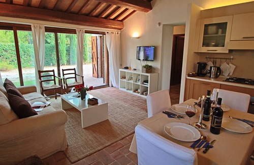 Foligno House | Holiday Home in Foligno With Pool & BBQ