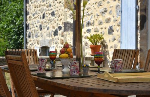 Pont-de-Labeaume House | Holiday Home in Ardèche near Château Ventadour