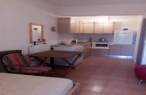 Zalongo House | Holiday Home in Greece near the Beach