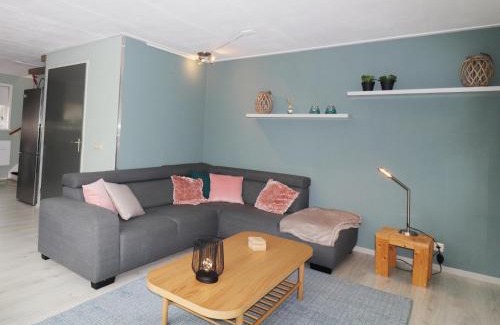 Grou House | Holiday Home in Grou by Pikmeer Lake, cleaning included