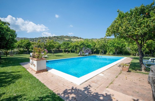 Stilo House | Holiday Home in Guardavalle Near River