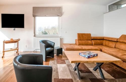 Wanze House | Holiday home in HUY near town center