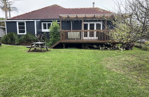 Leigh House | Holiday home in Leigh seaside village