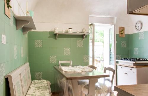 Calizzano House | Holiday Home in Liguria near Barbottina Forest