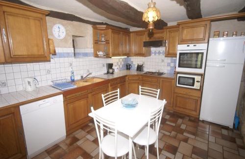 Muret-le-Chateau House | Holiday Home in Muret near Château Colombier