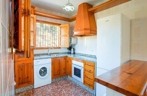 Canillas de Aceituno House | Holiday Home in Malaga with Pool