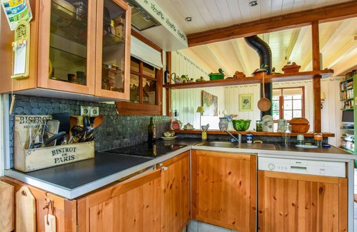 Miremont House | Holiday home in Miremont with garden