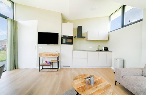 Leiderdorp House | Holiday Home in Oud Ade near Kaag Lakes