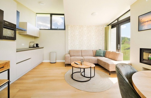 Leiderdorp House | Holiday Home in Oud Ade near Kaag Lakes