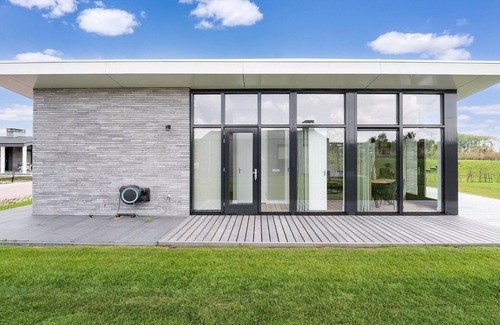 Leiderdorp House | Holiday Home in Oud Ade near Kaag Lakes
