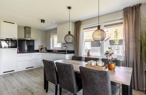 Scherpenisse House | Holiday Home in Scherpenisse near Oosterschelde