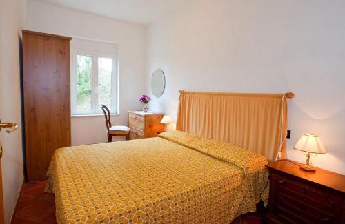 Sesta Godano House | Holiday Home in Sesta Godano near Lake